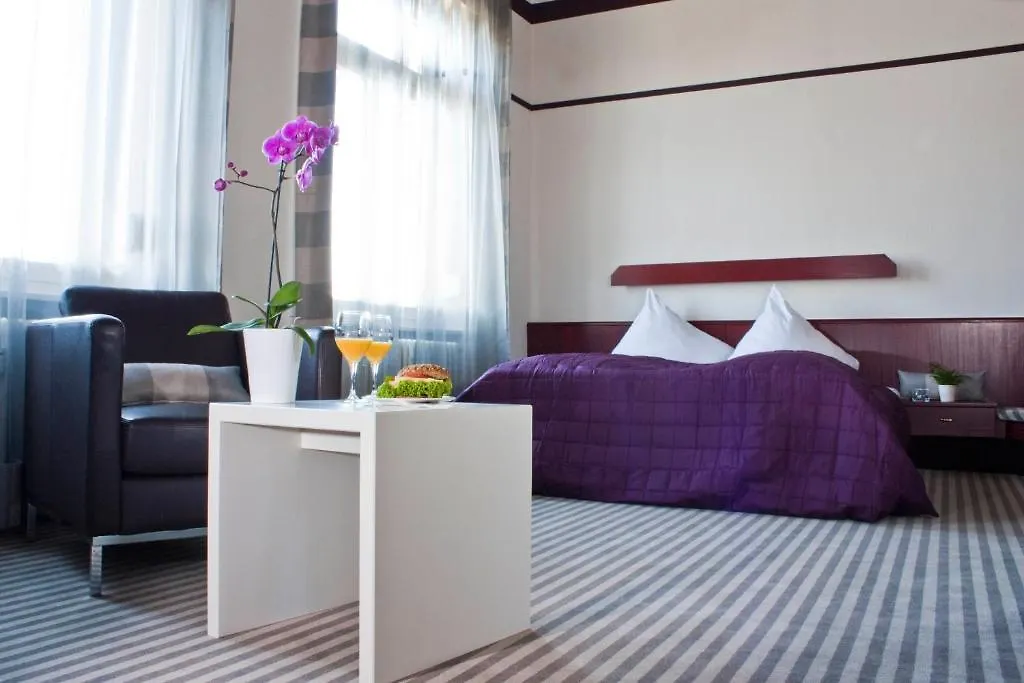 Hotel Neuer Karlshof-1